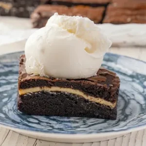 Beyaz Çikolatalı Brownie-220TL